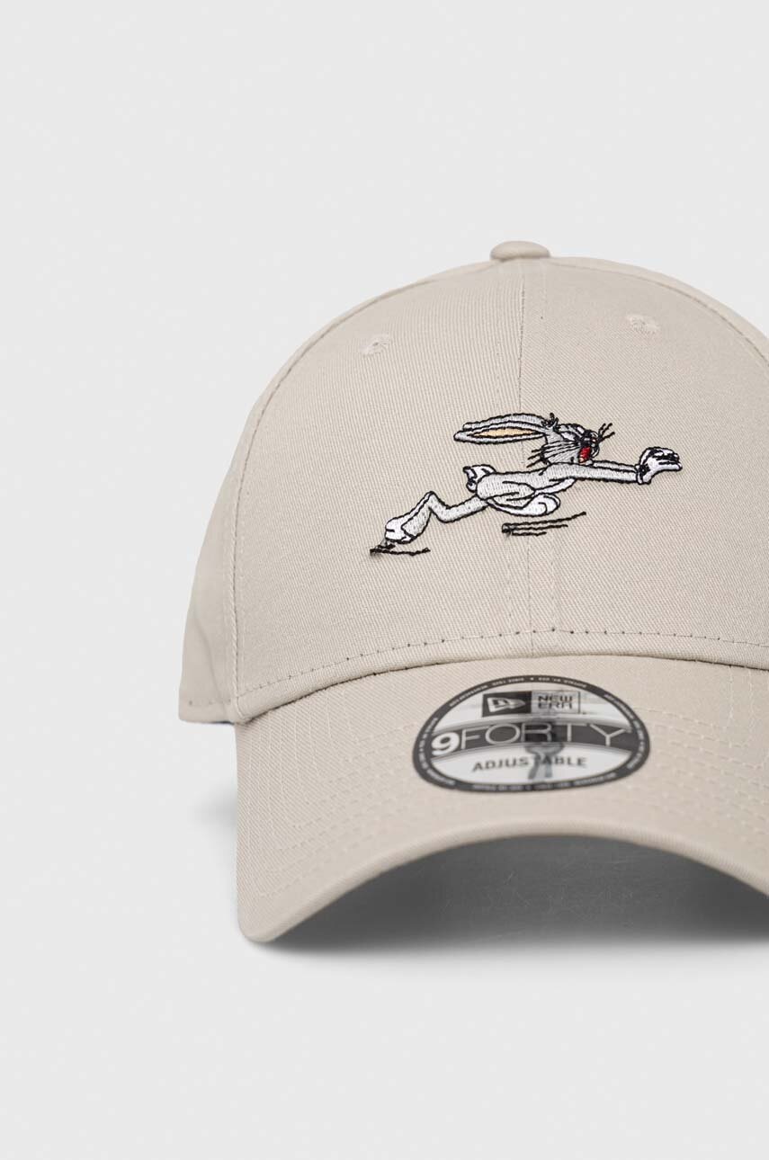 

Хлопковая кепка New Era цвет бежевый с аппликацией LOONEY TUNES