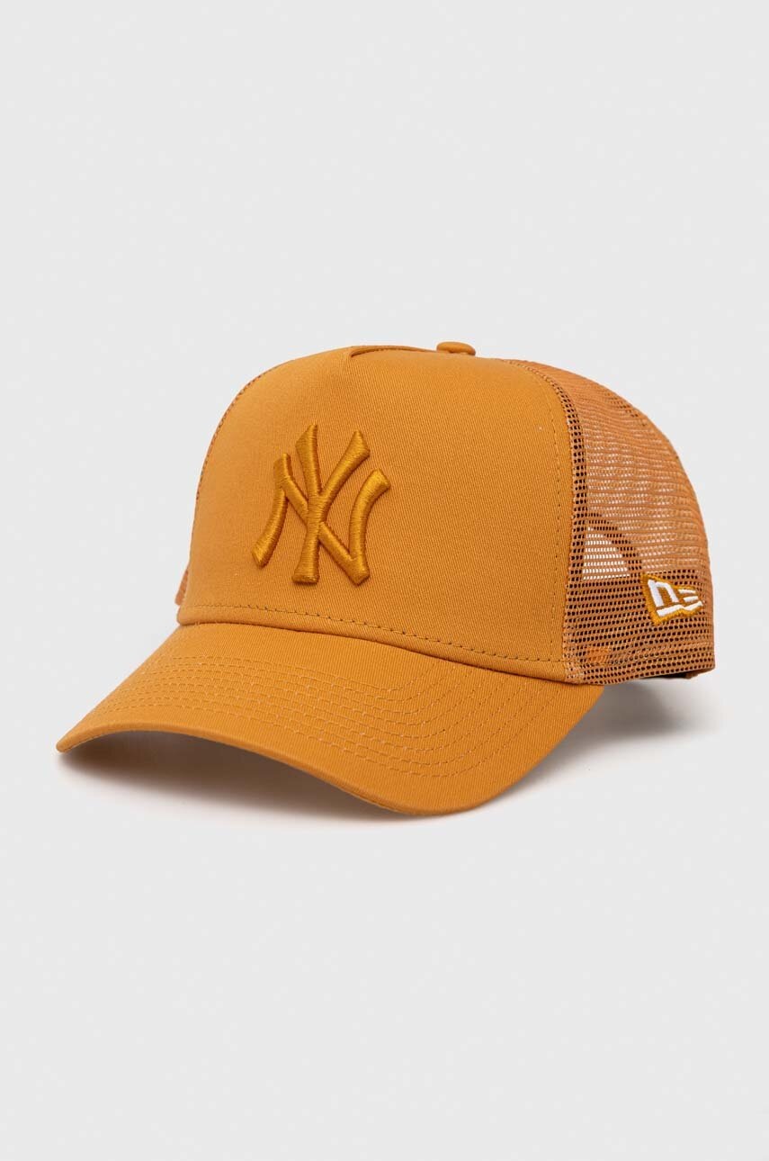 

Шапка с козирка New Era в оранжево с апликация NEW YORK YANKEES, Оранжев