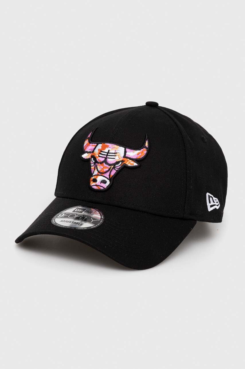 

Бавовняна бейсболка New Era колір чорний з аплікацією CHICAGO BULLS