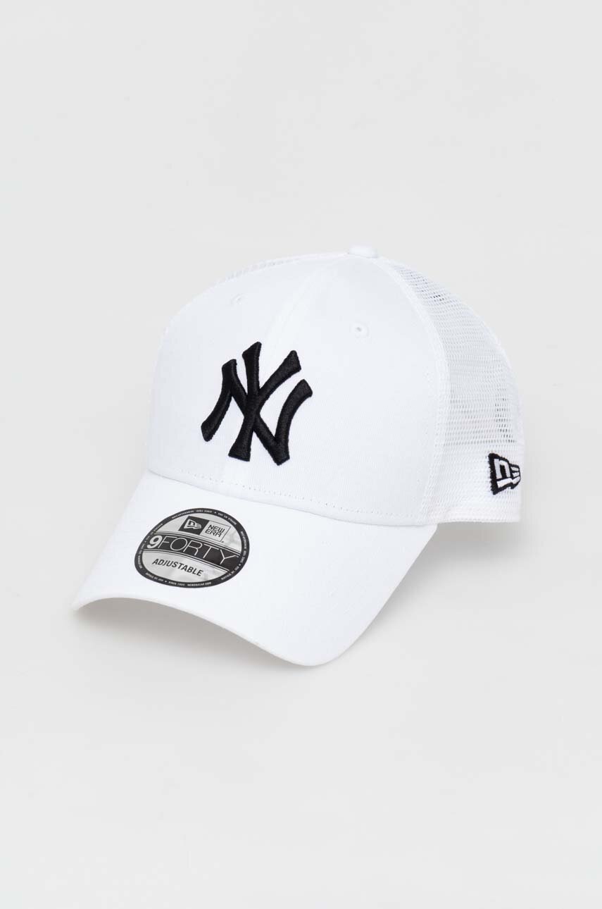 

Шапка с козирка New Era в бяло с апликация NEW YORK YANKEES, Бял