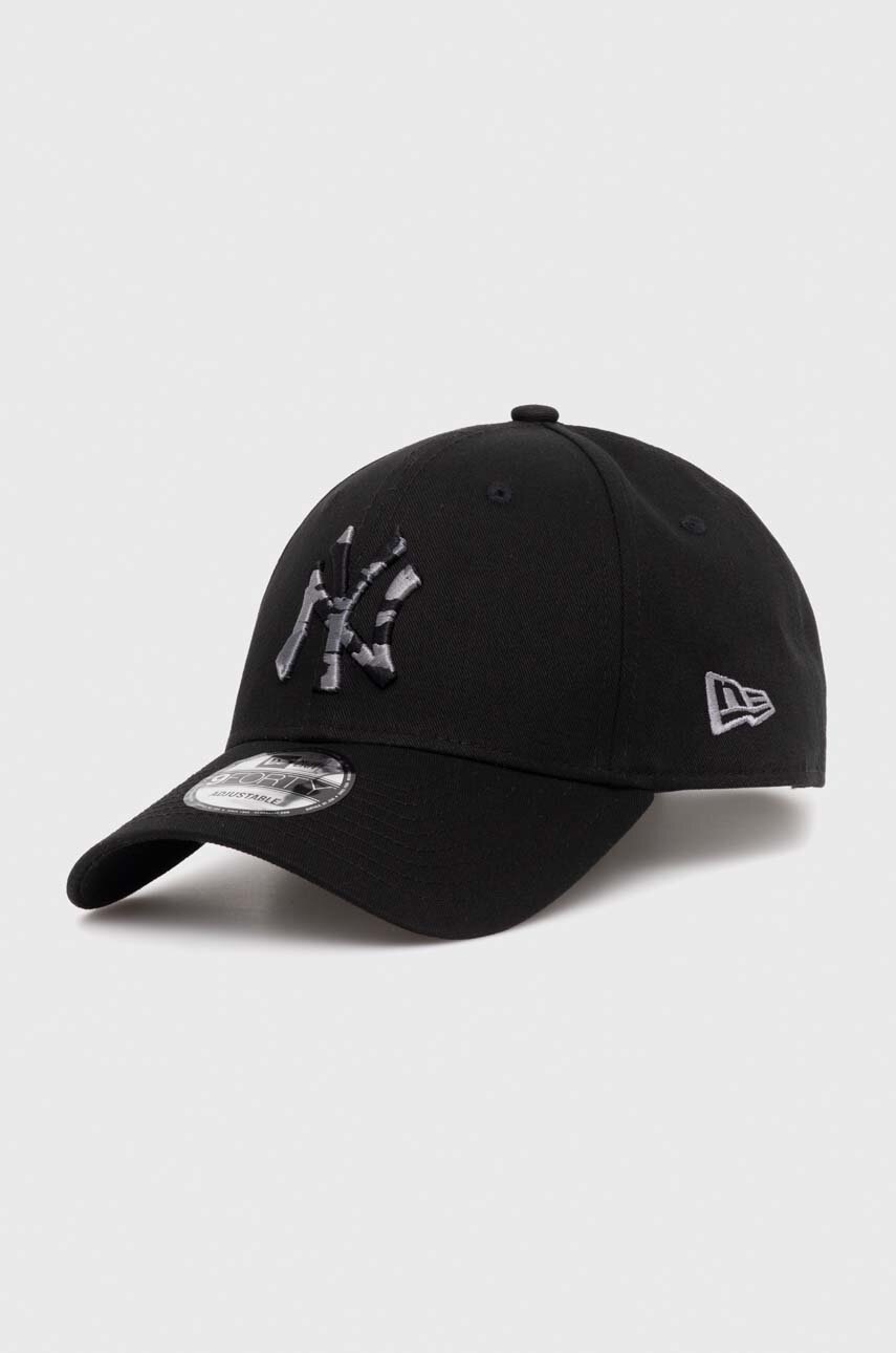 

Памучна шапка с козирка New Era в черно с апликация NEW YORK YANKEES, Черен