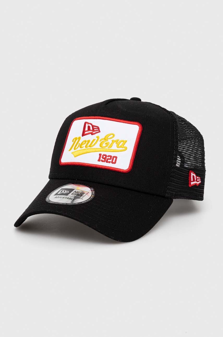 

Шапка с козирка New Era в черно с апликация, Черен
