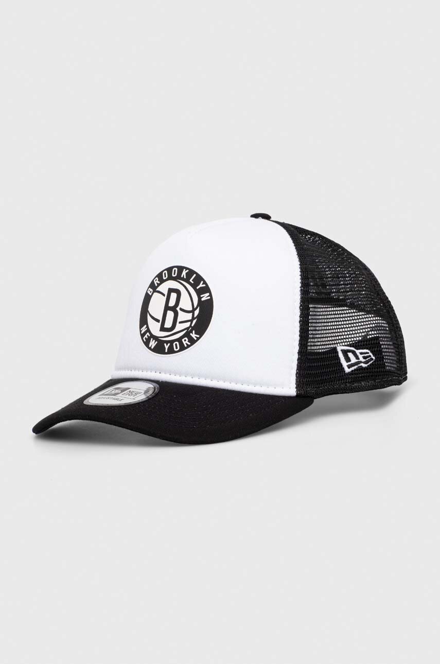 

Шапка с козирка New Era в бяло с принт BROOKLYN NETS, Бял