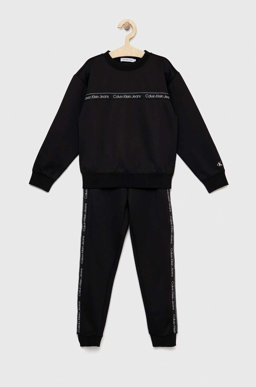 

Детски анцуг Calvin Klein Jeans в черно, Черен