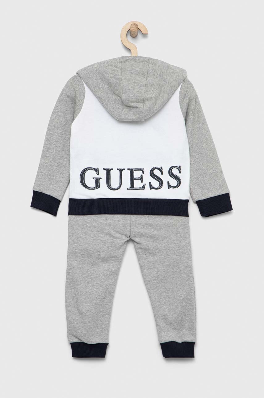 

Детский хлопковый спортивный костюм Guess цвет серый
