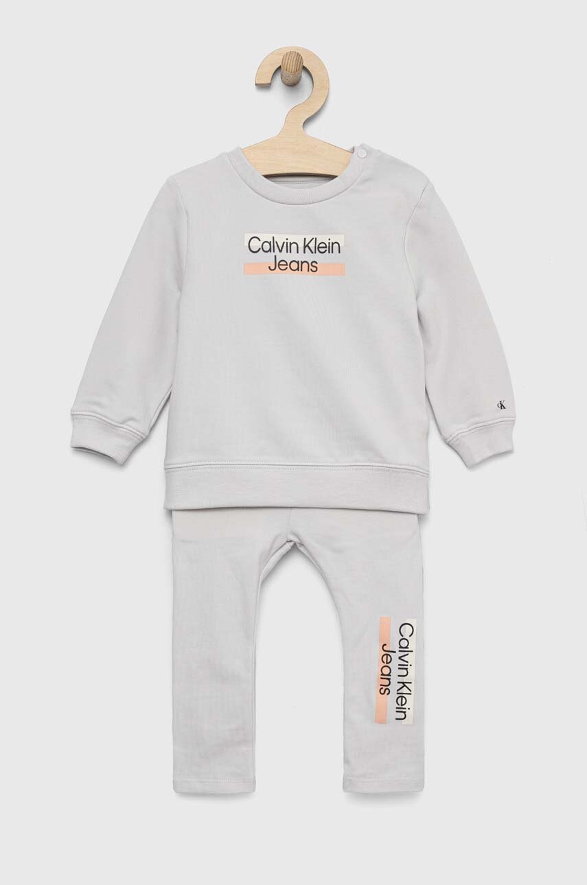 

Детски комплект Calvin Klein Jeans в сиво, Сив
