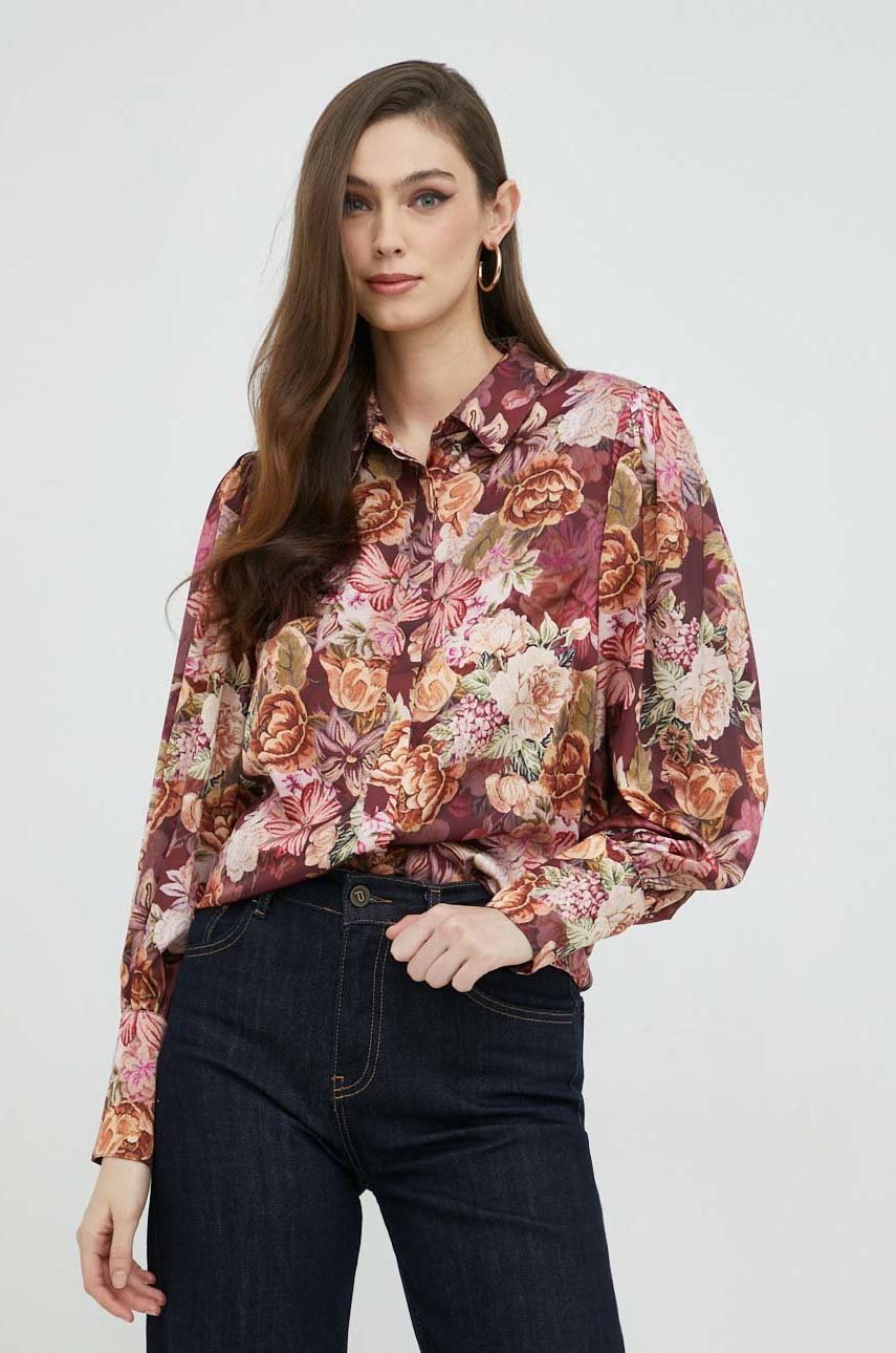 

Рубашка Guess женская цвет бордовый regular классический воротник
