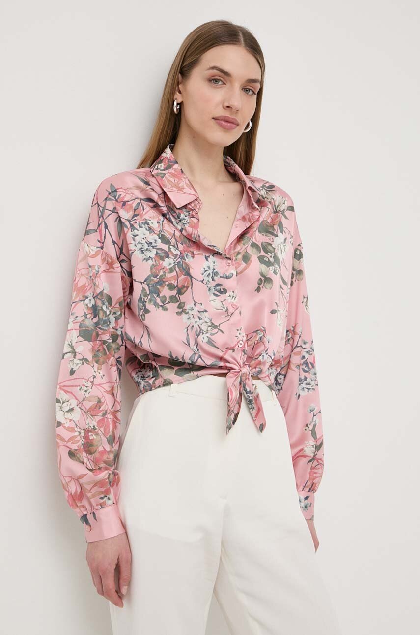 

Риза Guess BOWED JUN дамска в розово със свободна кройка с класическа яка W3GH93 WD8G2, Розов
