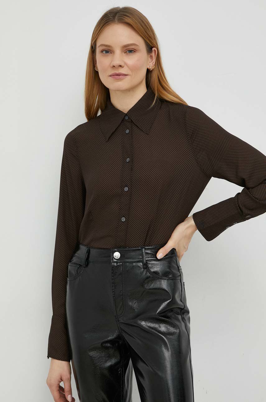 Košile Levi′s dámská, hnědá barva, regular, s klasickým límcem - hnědá -  100 % Polyester