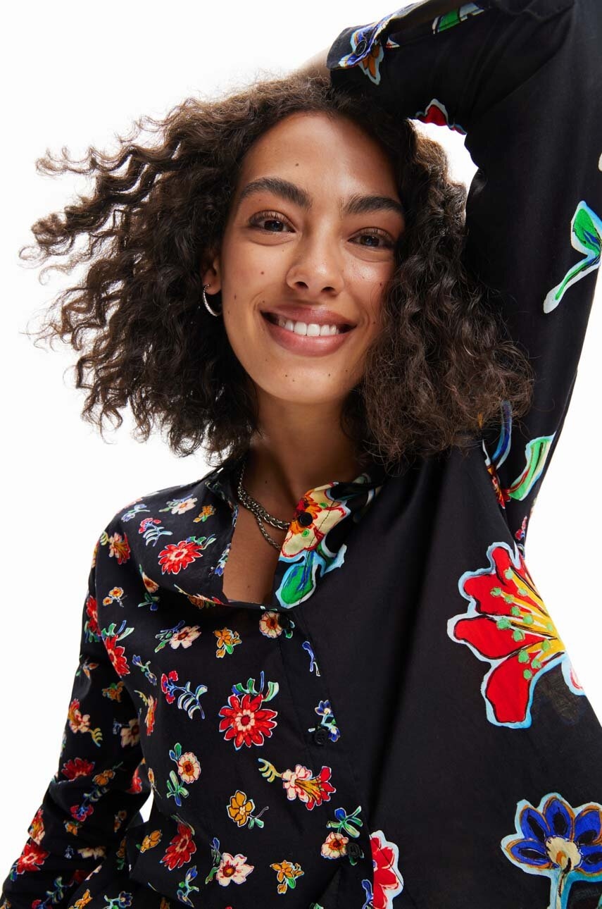 

Хлопковая рубашка Desigual женская цвет чёрный regular классический воротник
