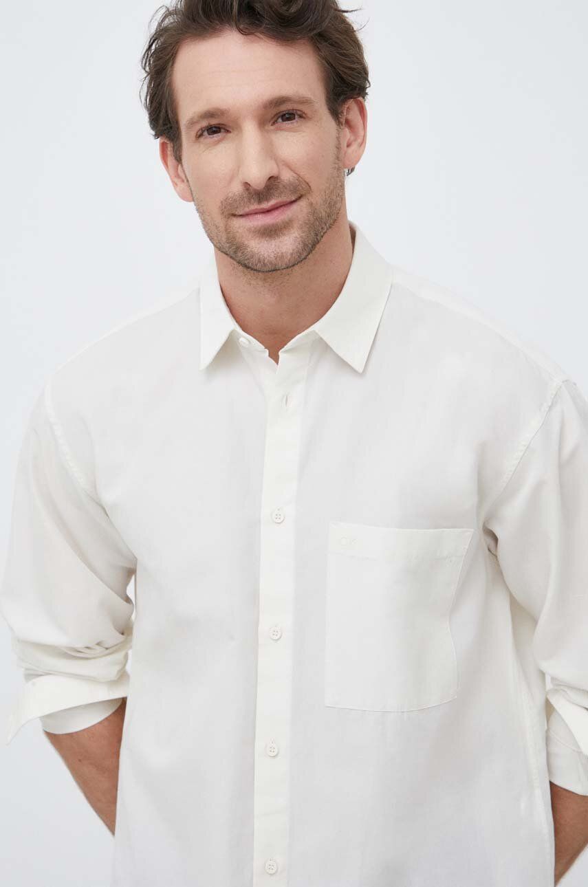 Košile s příměsí lnu Calvin Klein béžová barva, relaxed, s klasickým límcem