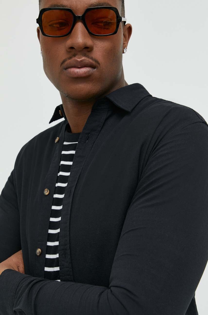 

Риза с лен Jack & Jones JJESUMMER в черно с кройка по тялото с класическа яка 12220134, Черен