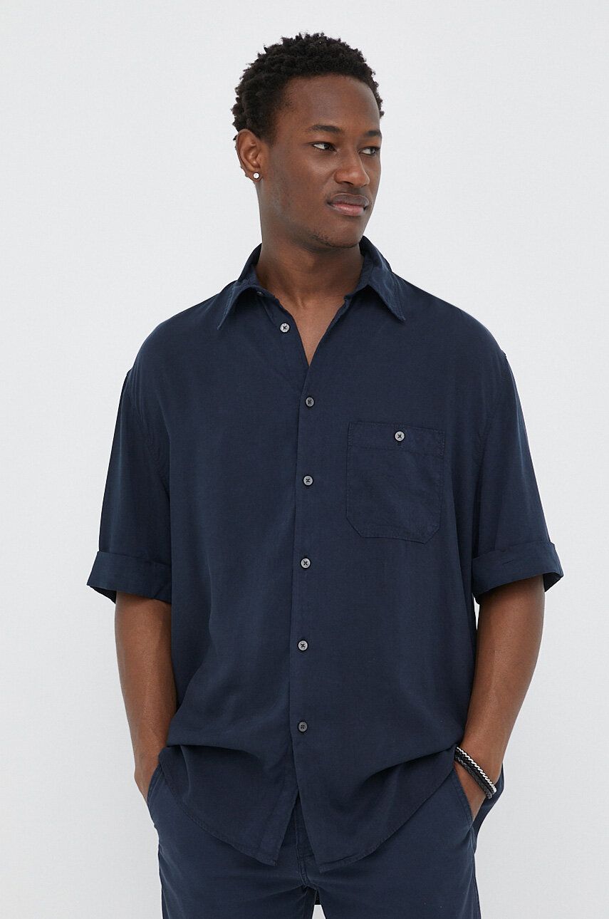 Košile Drykorn pánská, tmavomodrá barva, relaxed, s klasickým límcem - námořnická modř -  100 %