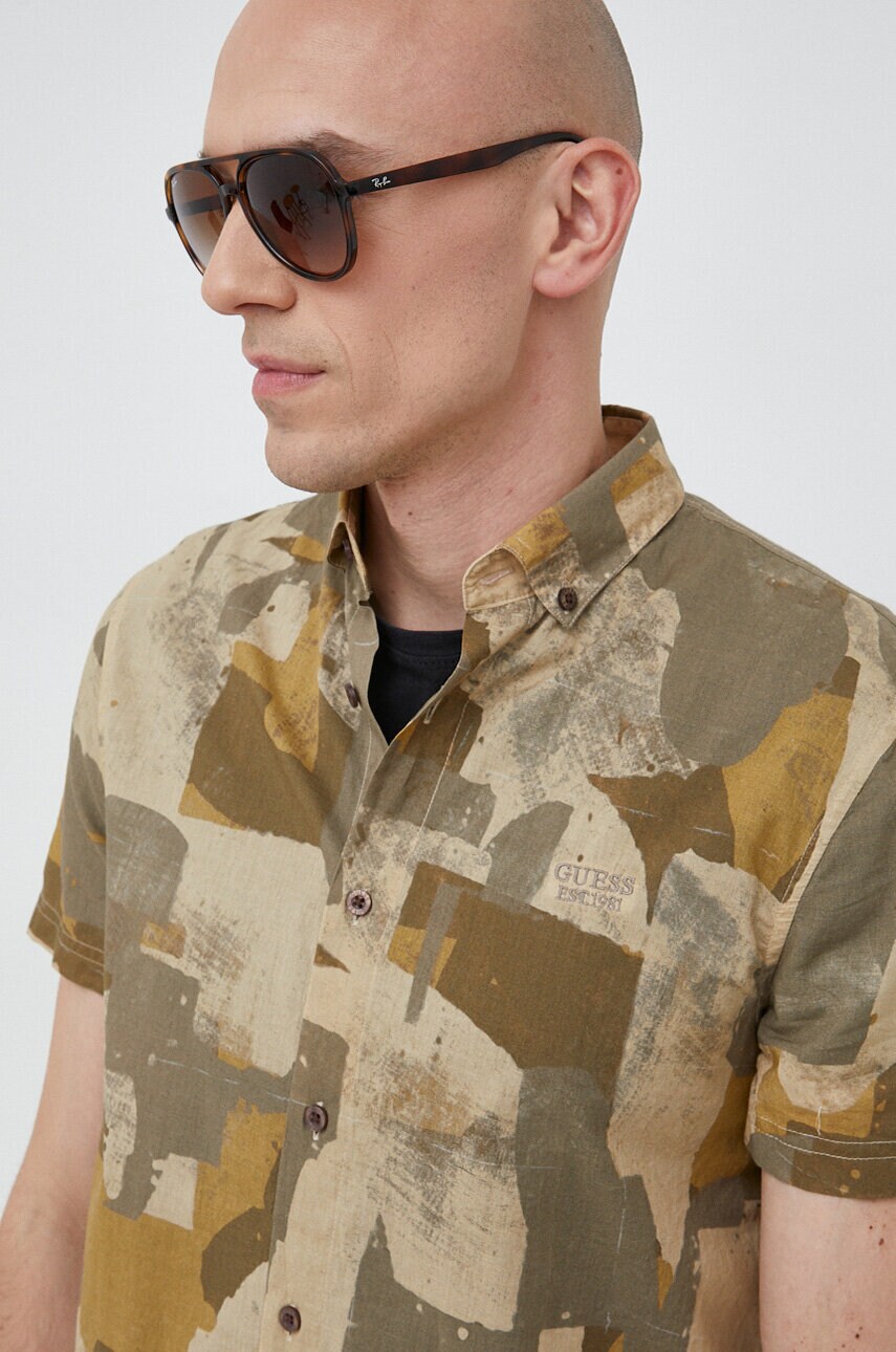

Хлопковая рубашка Guess мужская цвет зелёный regular воротник button-down