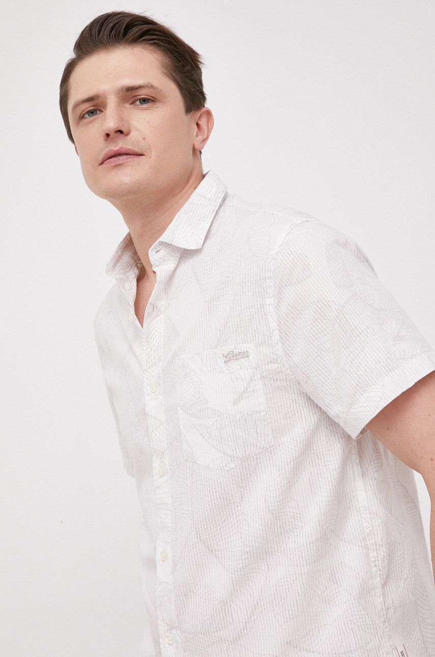 Košile Guess béžová barva, regular, s klasickým límcem - béžová -  100 % Bavlna