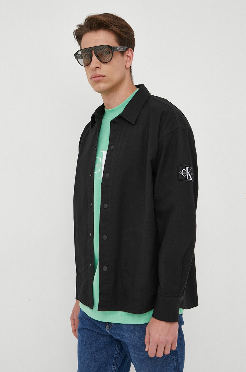 

Памучна риза Calvin Klein Jeans мъжка в черно със свободна кройка с класическа яка, Черен
