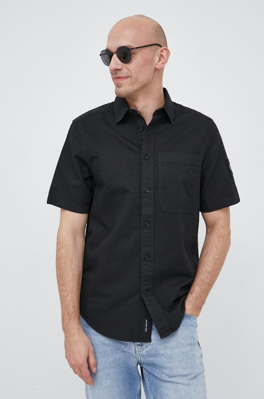 Levně Košile s příměsí lnu Calvin Klein Jeans černá barva, regular, s klasickým límcem