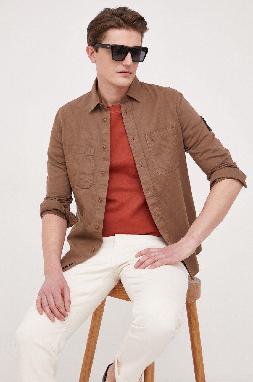 Levně Košile s příměsí lnu Calvin Klein Jeans hnědá barva, regular, s klasickým límcem