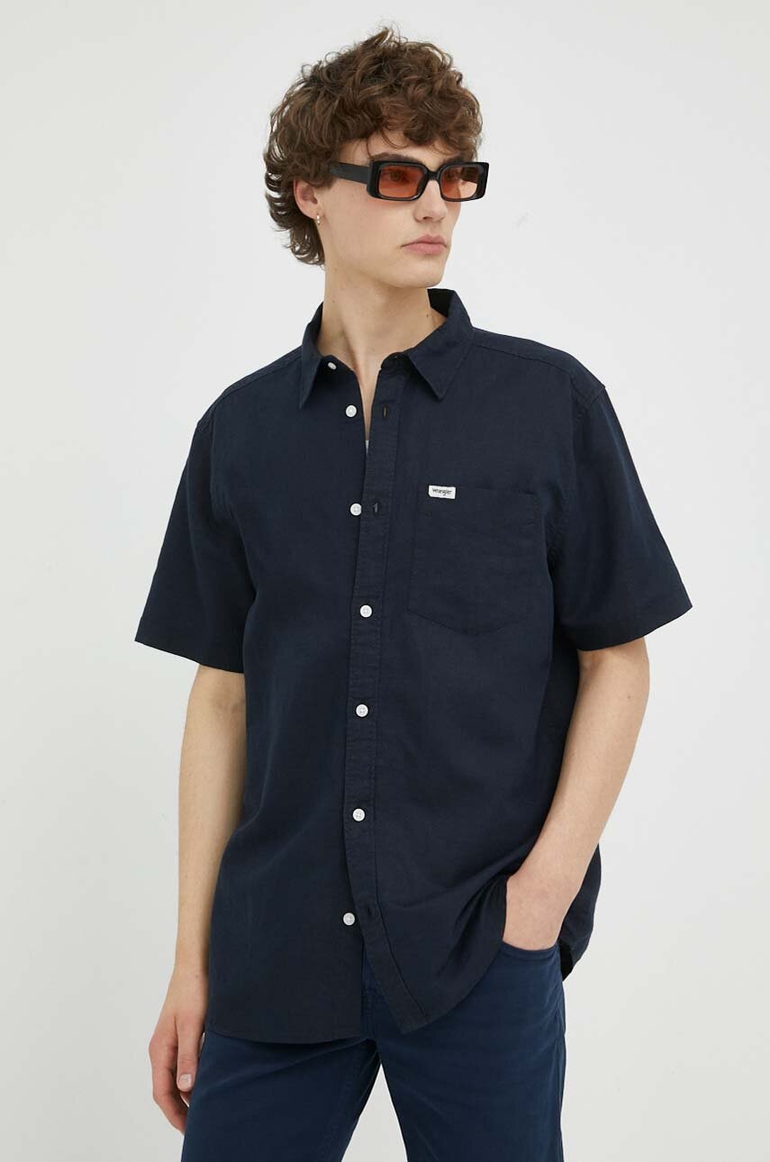 Памучна риза Wrangler мъжка в тъмносиньо със стандартна кройка с класическа яка, Тъмносин