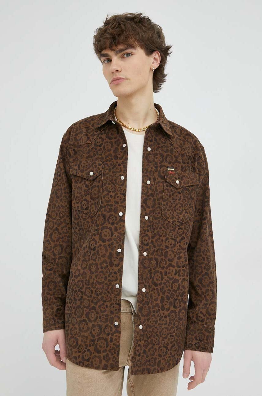 

Вельветовая рубашка Wrangler цвет коричневый regular классический воротник