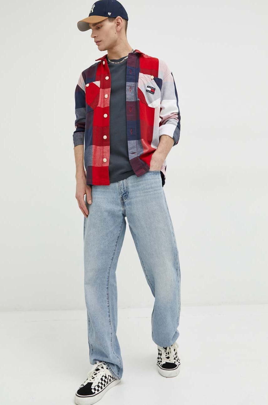 

Памучна риза Tommy Jeans мъжка в червено със свободна кройка с класическа яка, Червен