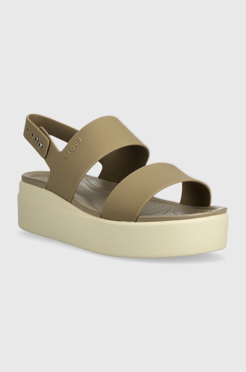 

Сандалии Crocs Brooklyn Low Wedge женские цвет бежевый на платформе 206453