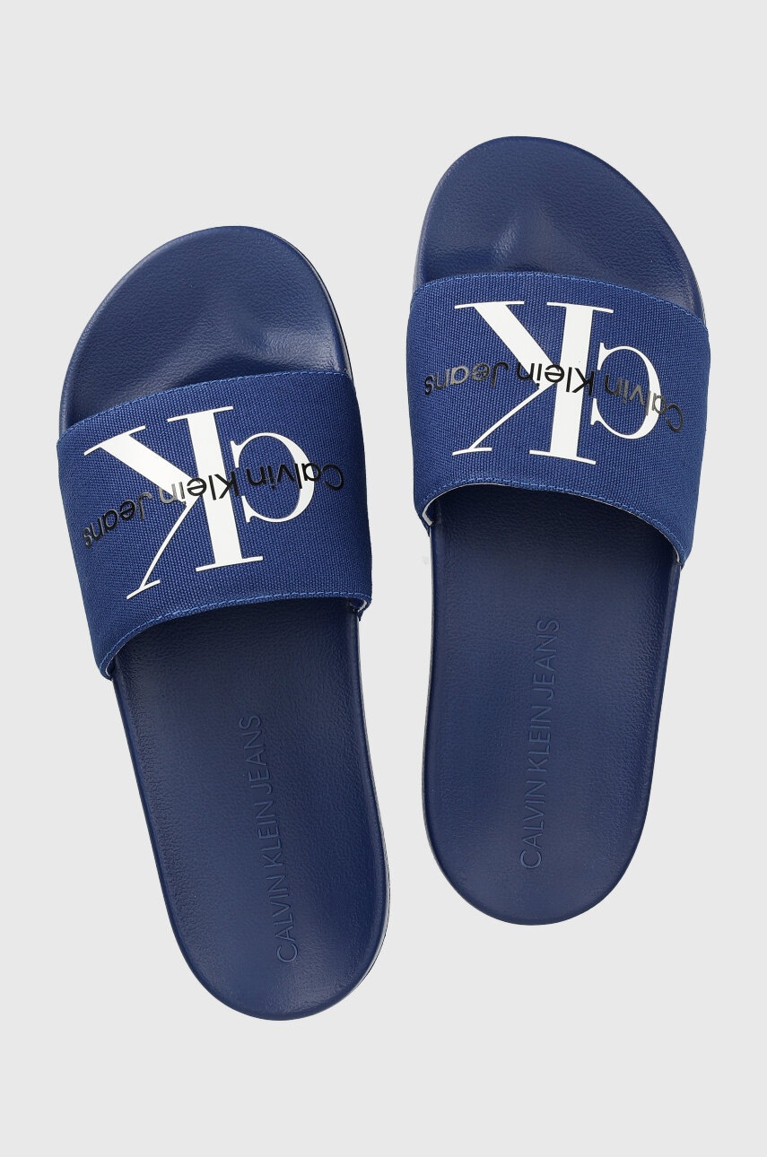 

Чехли Calvin Klein Jeans SLIDE MONOGRAM CO в тъмносиньо, Тъмносин