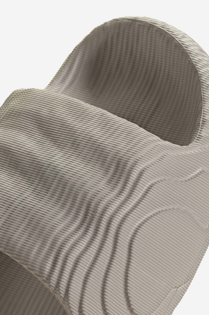 Παντόφλες adidas Orginals Adilette χρώμα: γκρι φωτογραφία