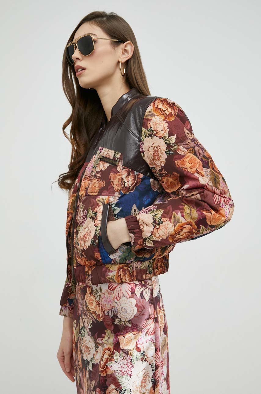 

Куртка Guess жіноча колір коричневий зимова oversize