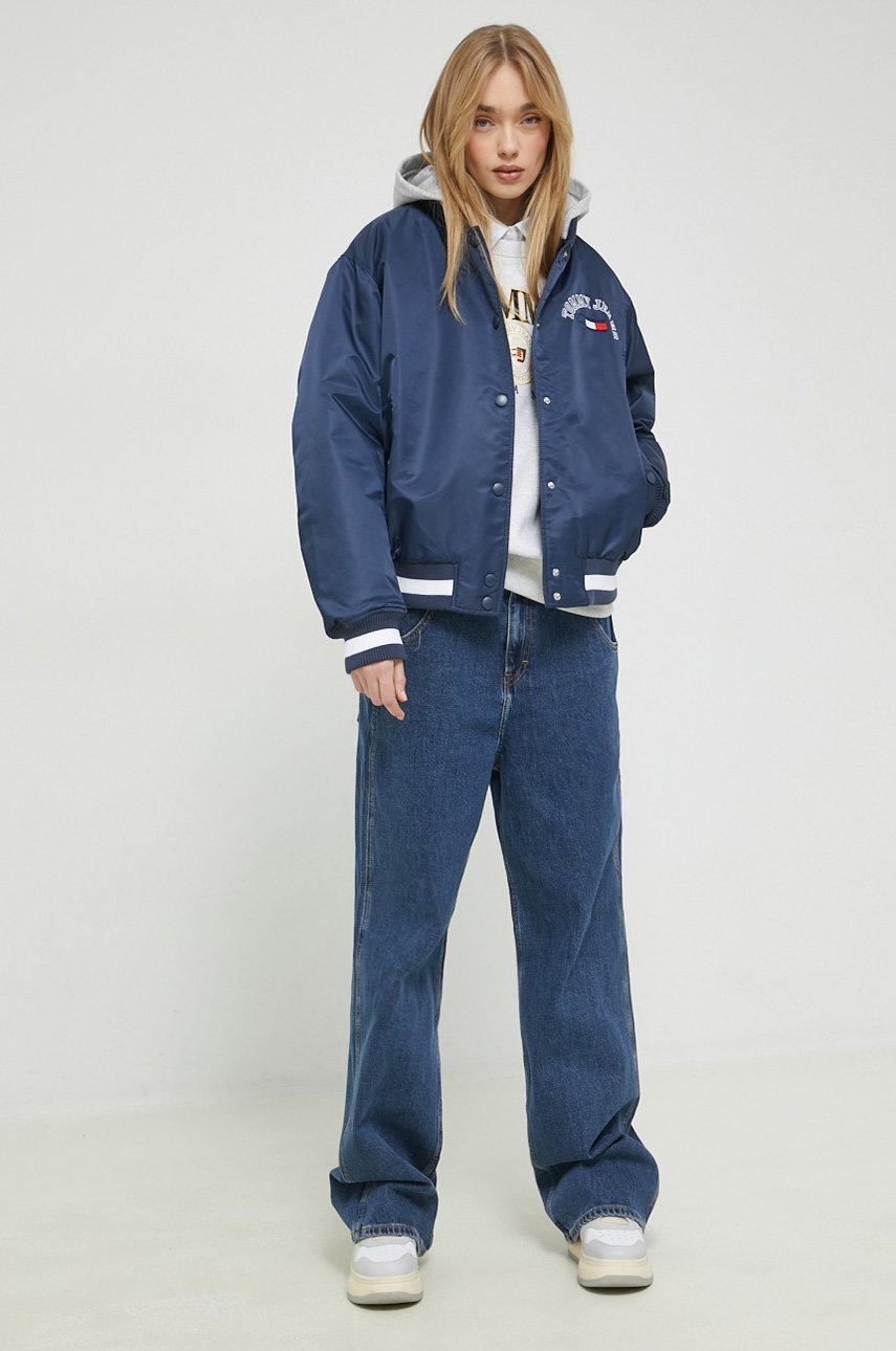

Куртка-бомбер Tommy Jeans женский цвет синий переходная oversize