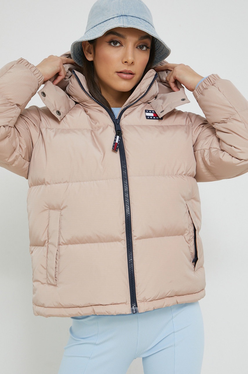 

Пухова куртка Tommy Jeans жіноча колір бежевий зимова