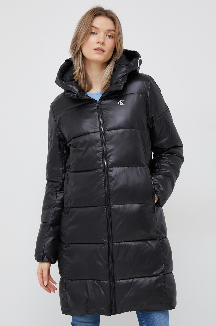 

Яке Calvin Klein Jeans в черно с преходна изолация J20J220335, Черен