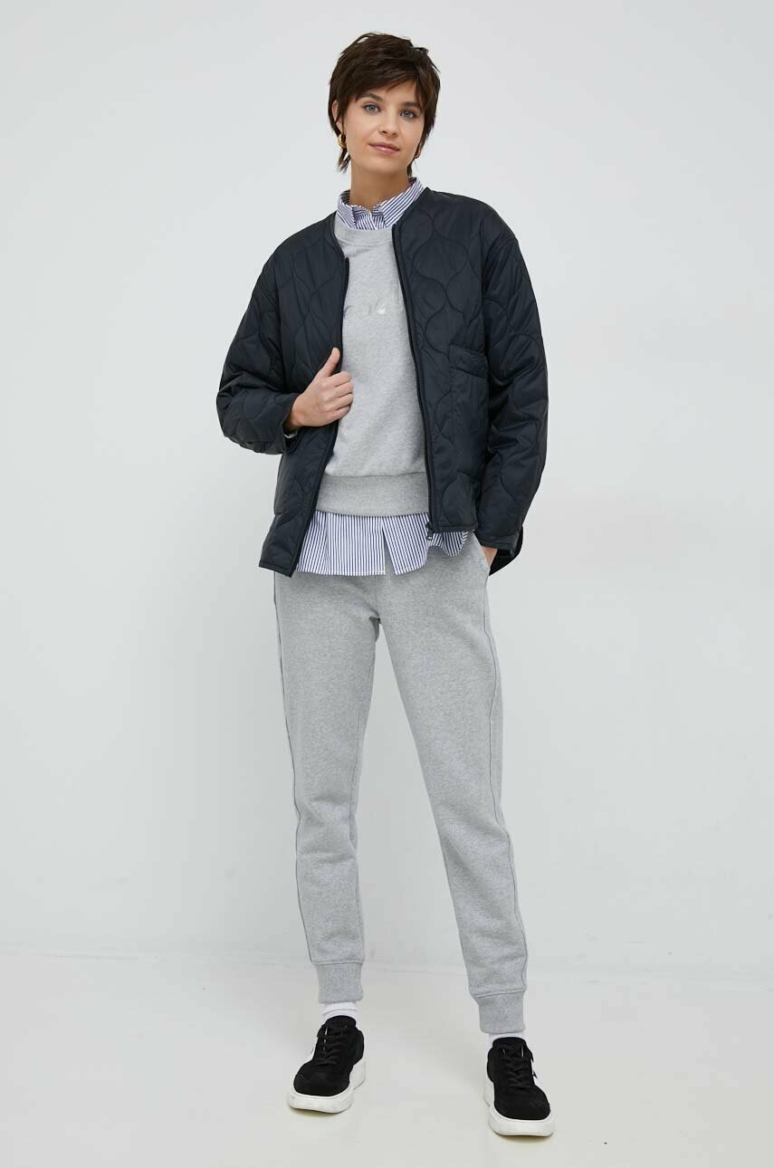 

Куртка United Colors of Benetton жіноча колір чорний перехідна oversize