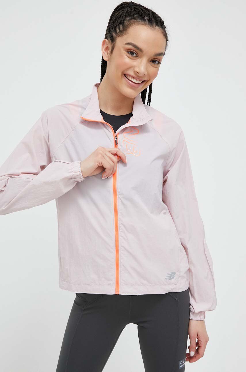 Levně Běžecká bunda New Balance Printed Impact Run Light Pack růžová barva, oversize
