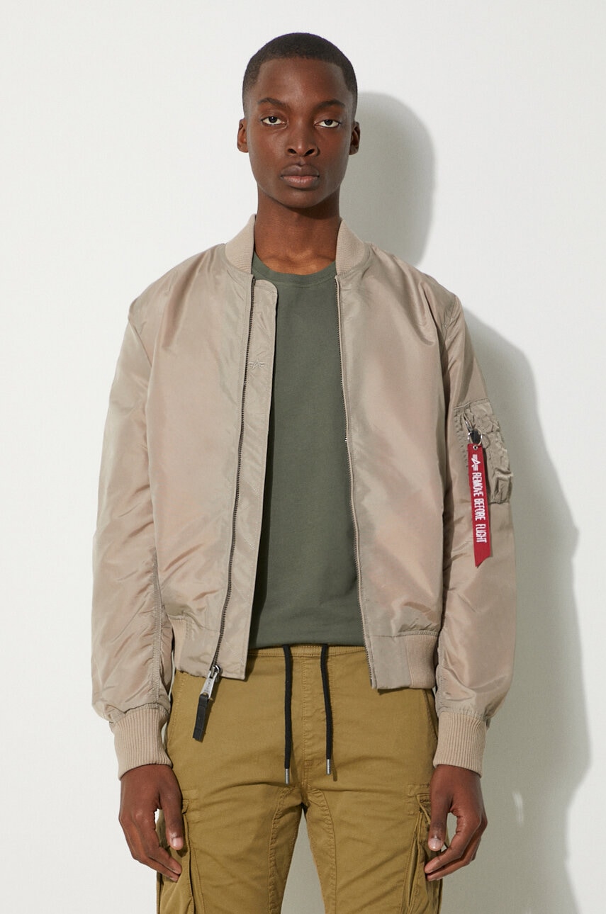 Alpha Industries Яке бомбър Alpha Industries в бежово с преходна изолация