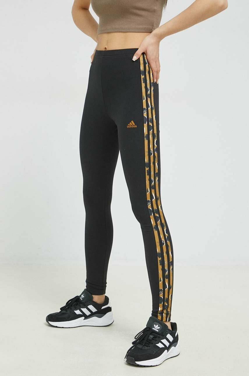 

Легінси adidas жіночі колір чорний з аплікацією