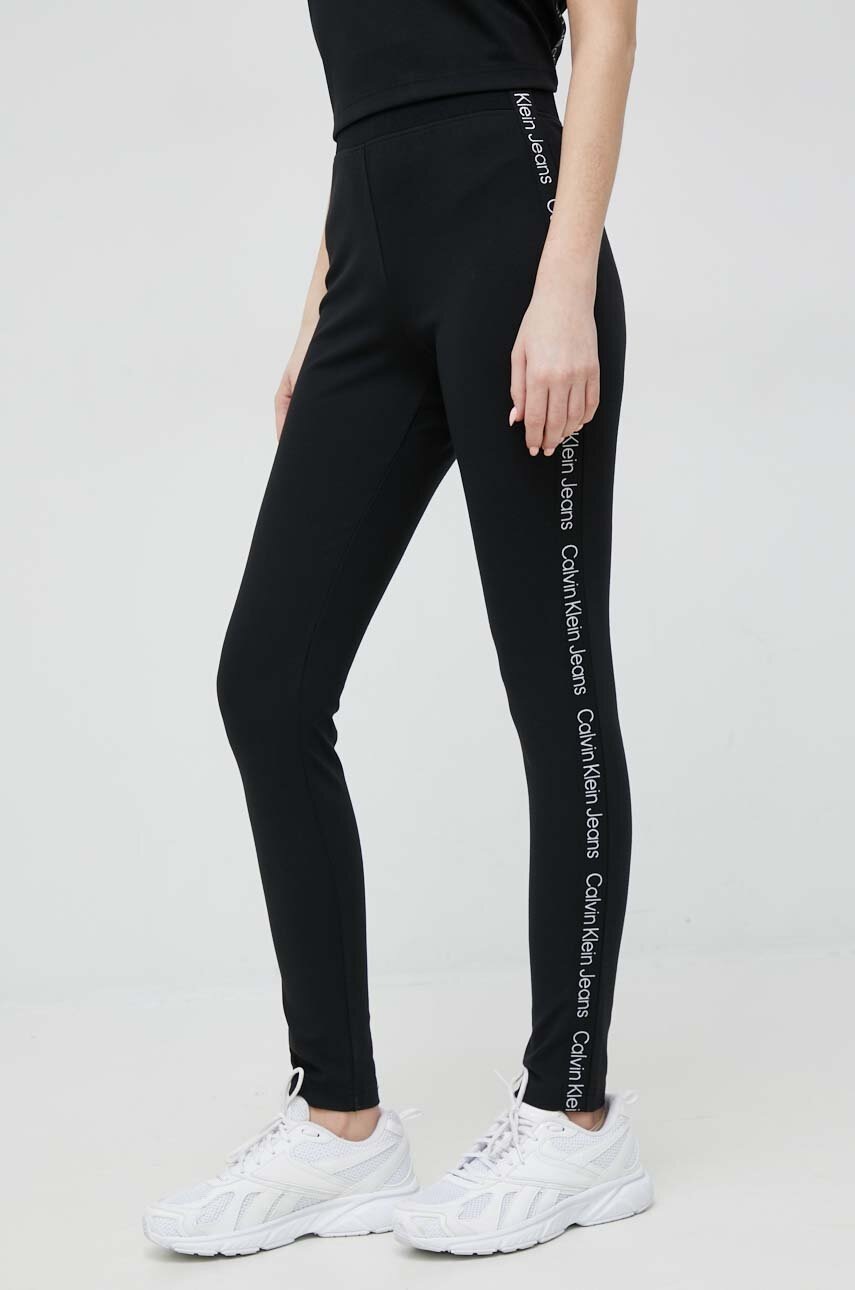 

Клин Calvin Klein Jeans в черно с апликация, Черен