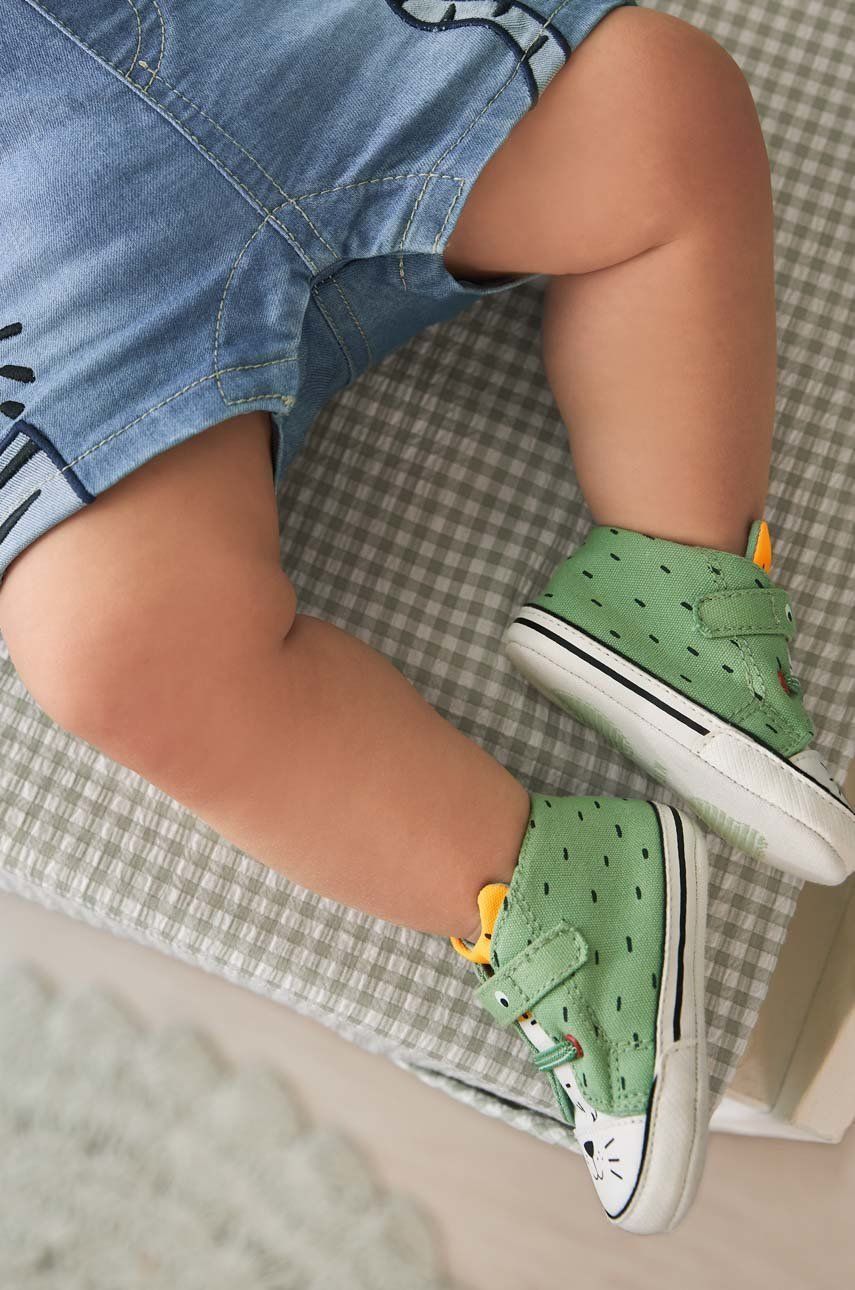E-shop Dětské sneakers boty Mayoral Newborn zelená barva