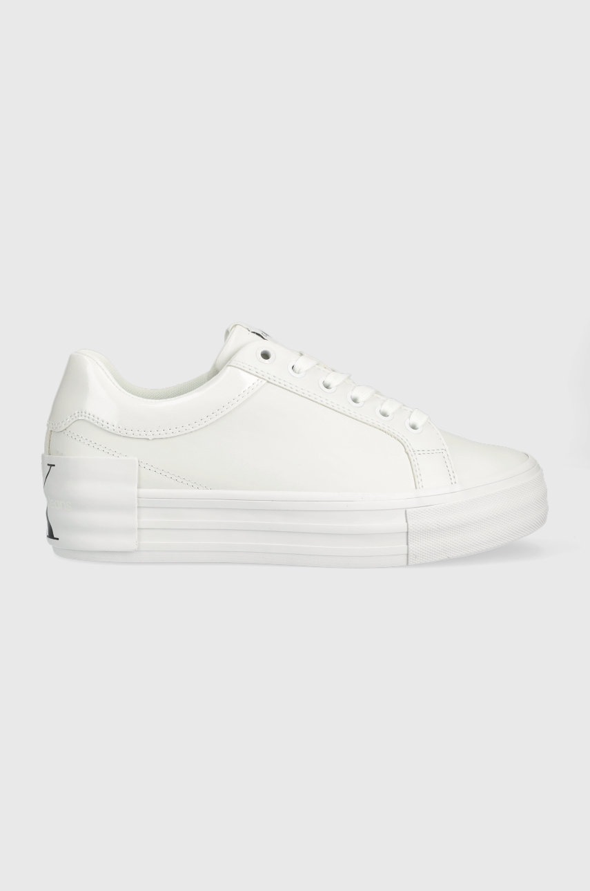 

Маратонки Calvin Klein Jeans YW0YW00867 VULC FLATFORM BOLD LTH-GLOSSY в бяло, Бял