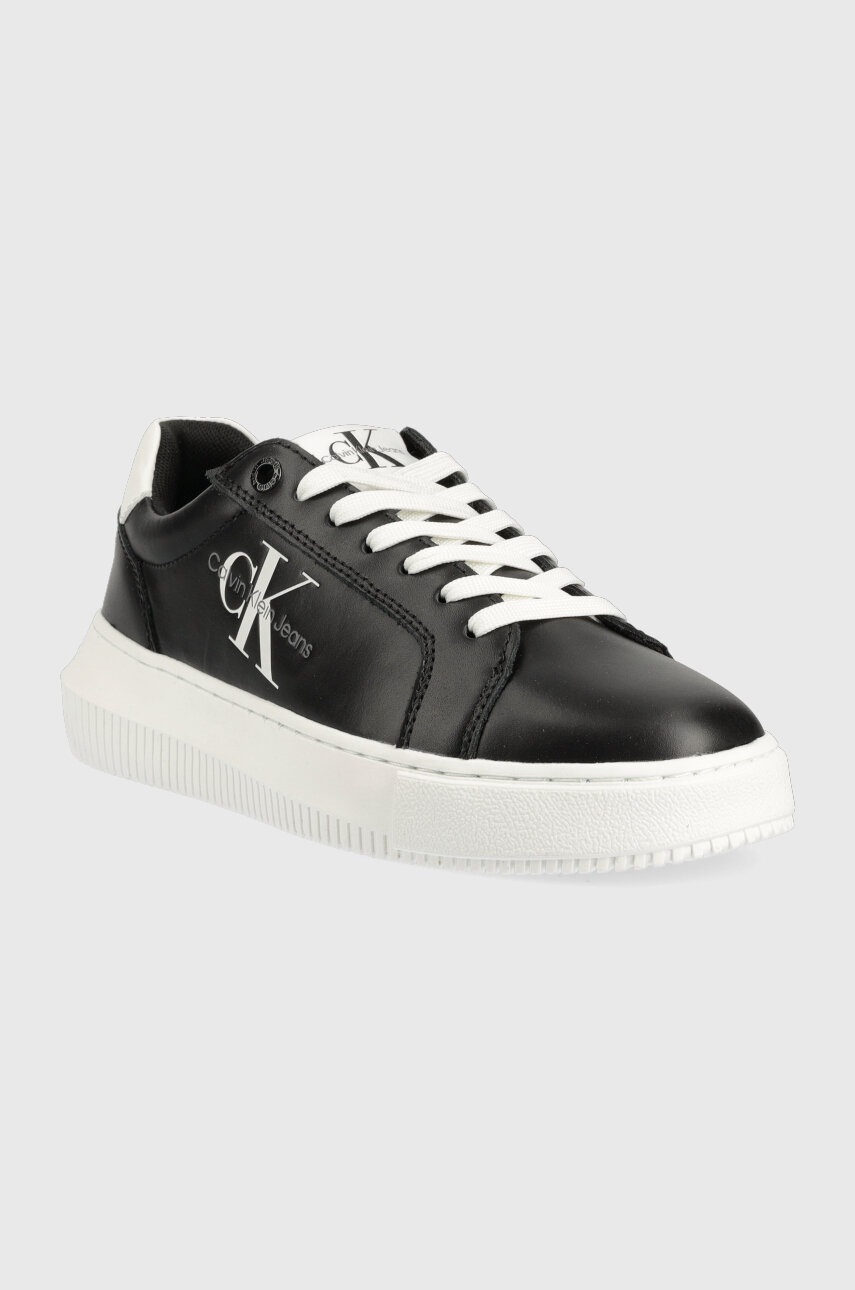 Δερμάτινα αθλητικά παπούτσια Calvin Klein Jeans YW0YW00823 CHUNKY CUPSOLE MONOLOGO W CHUNKY CUPSOLE MONO LTH WN χρώμα: μαύρο F30 YW0YW00823 φωτογραφία