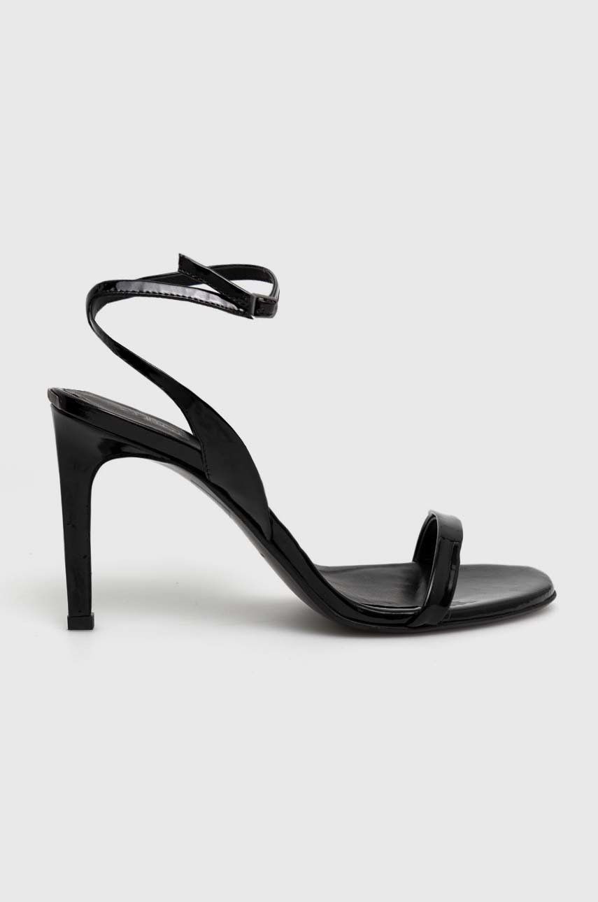 Levně Kožené sandály Calvin Klein černá barva