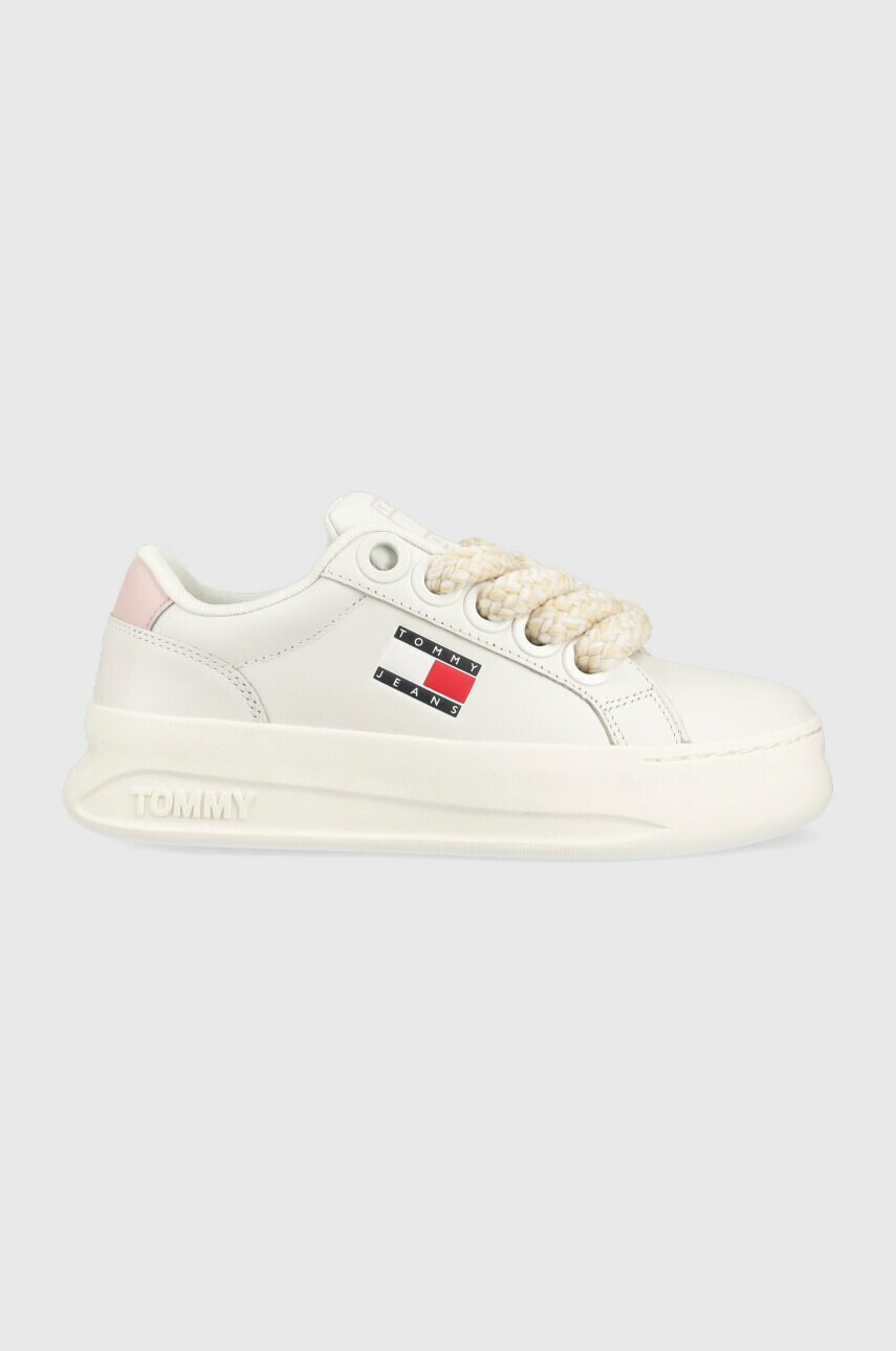 

Кожени маратонки Tommy Jeans CITY FLATFORM в бяло EN0EN02117, Бял