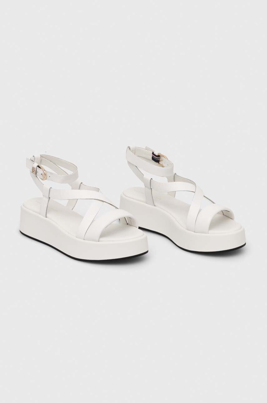 

Кожаные сандалии Tommy Hilfiger NEW FLATFORM STRAP женские цвет белый на платформе