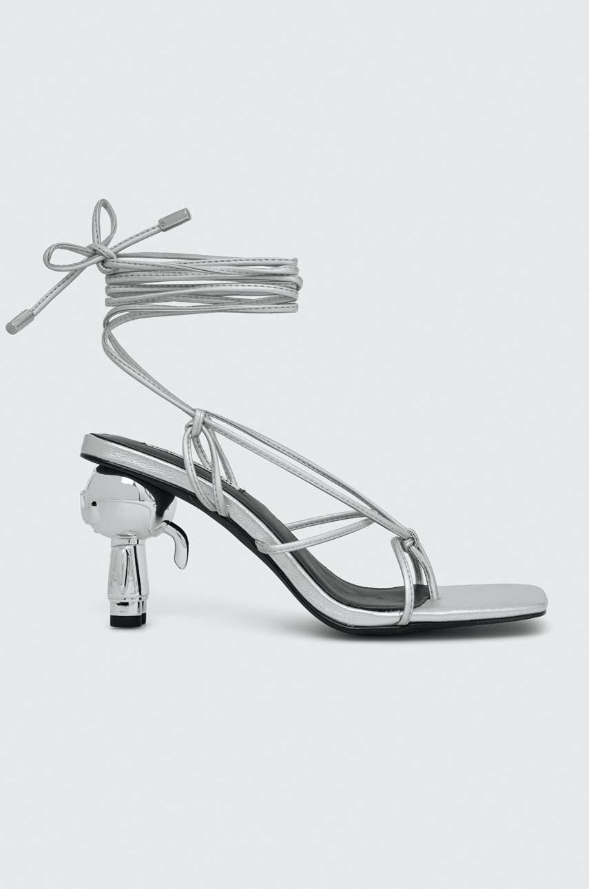 Sandály Karl Lagerfeld IKON HEEL stříbrná barva, KL39025 - stříbrná -  Svršek: Umělá hmota