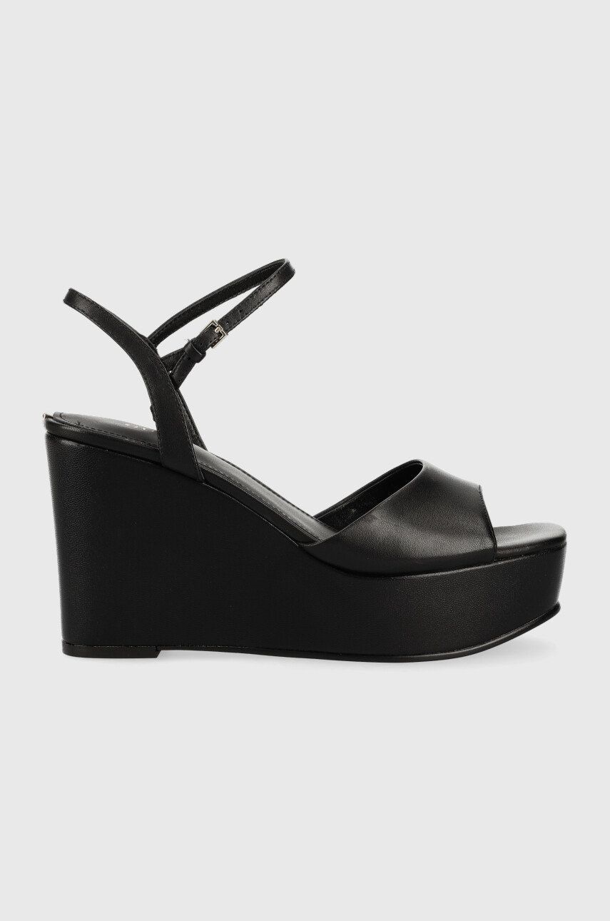 Levně Kožené sandály Guess ZIONE2 dámské, černá barva, na klínku