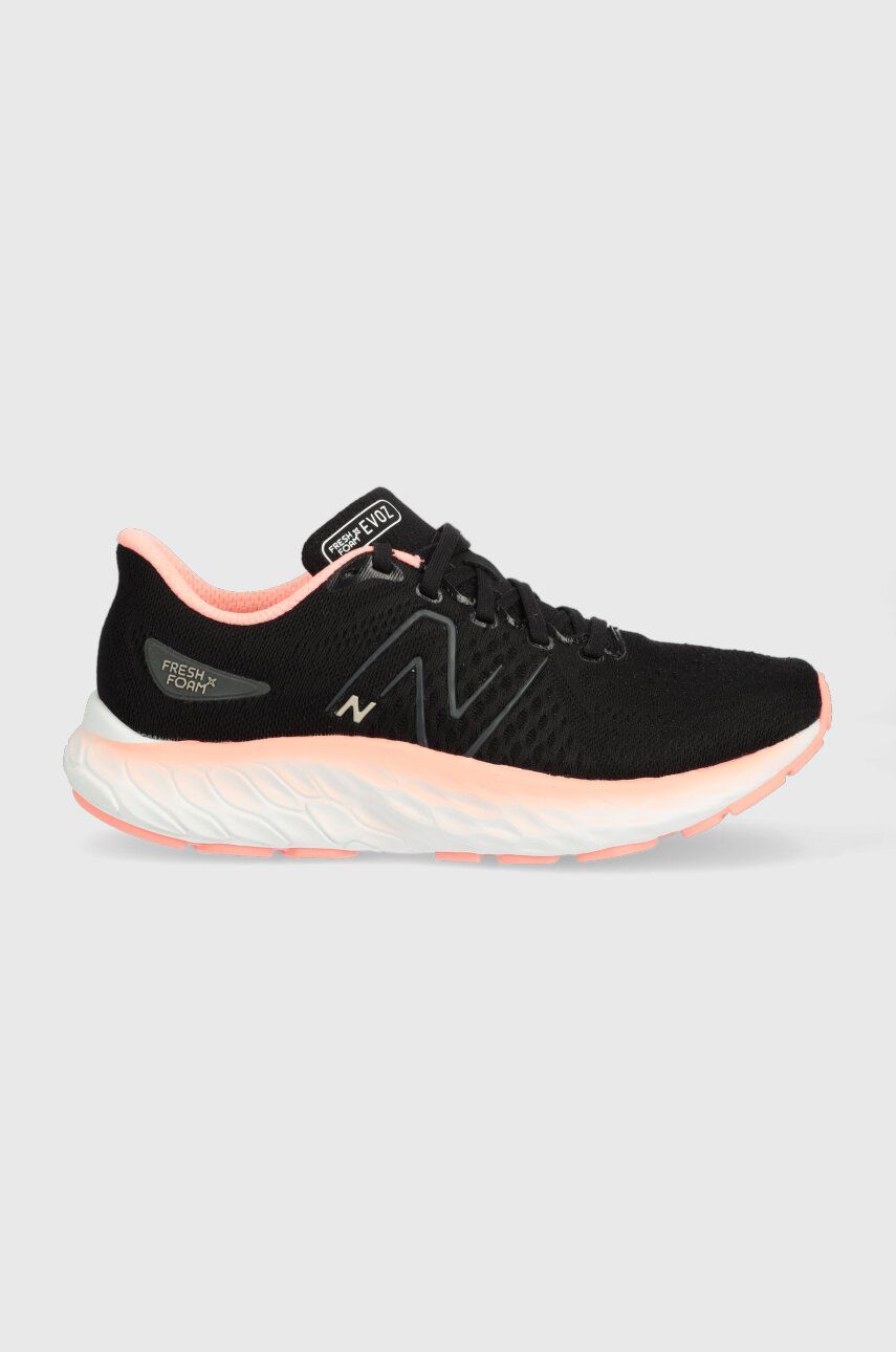 Levně Běžecké boty New Balance Fresh Foam Evoz v2 černá barva