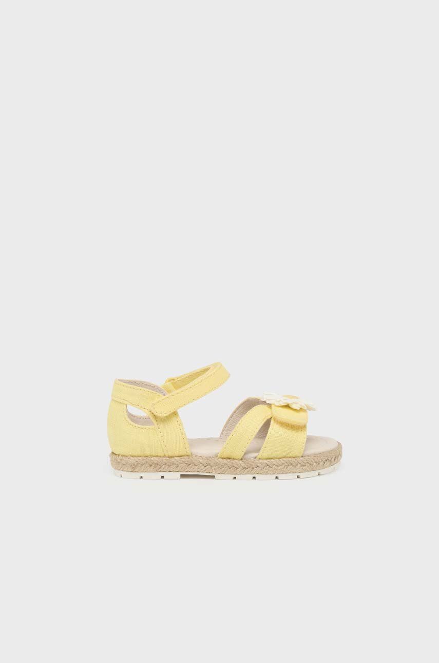 Levně Dětské sandály Mayoral žlutá barva