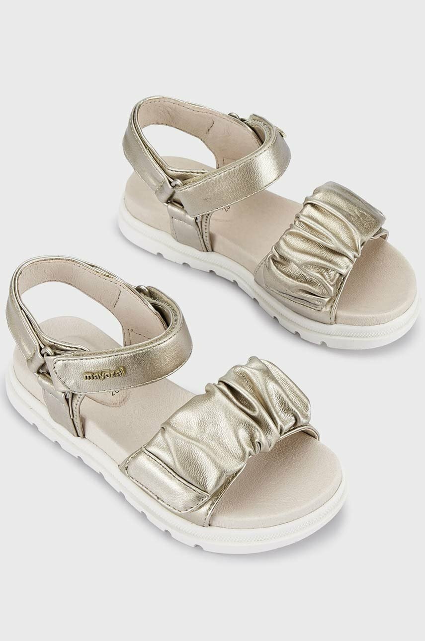 Детские сандалии Mayoral цвет золотой Детские сандалии Mayoral цвет золотой