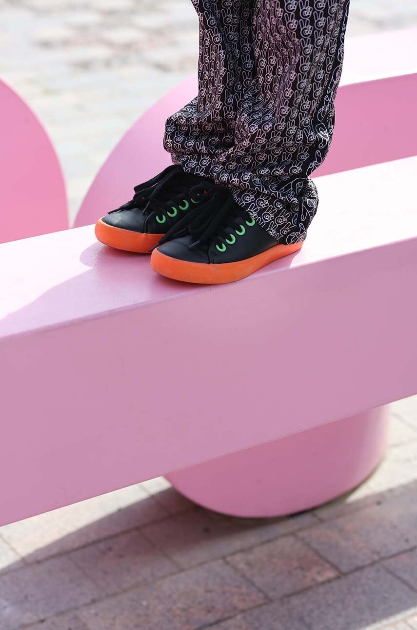Dětské sneakers boty Reima černá barva - černá -  Svršek: Umělá hmota