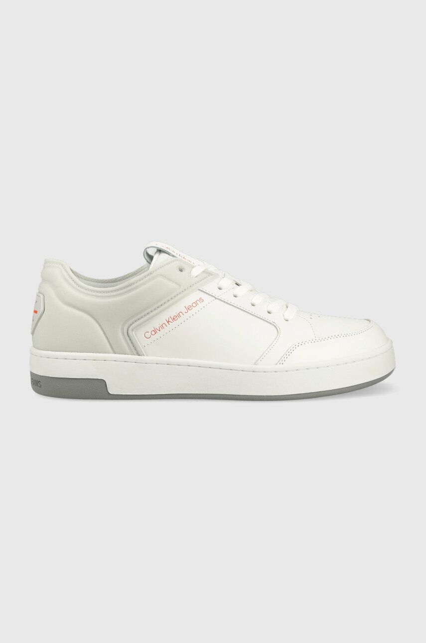 E-shop Sneakers boty Calvin Klein Jeans BASKET CUPSOLE HIGH/LOW FREQ bílá barva, YM0YM00611